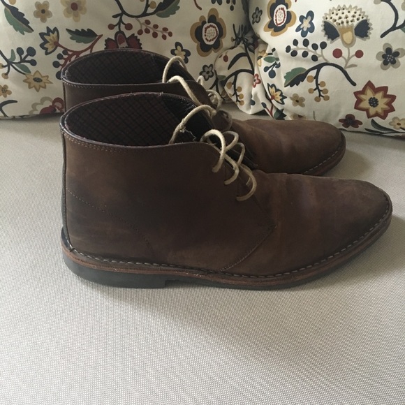 distressed leather chukka boots